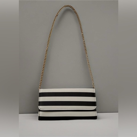 Kut from the Kloth Handbags - KUT from the Kloth Black&White Trifold Vegan Envelop Striped Wallet Bonus Chain